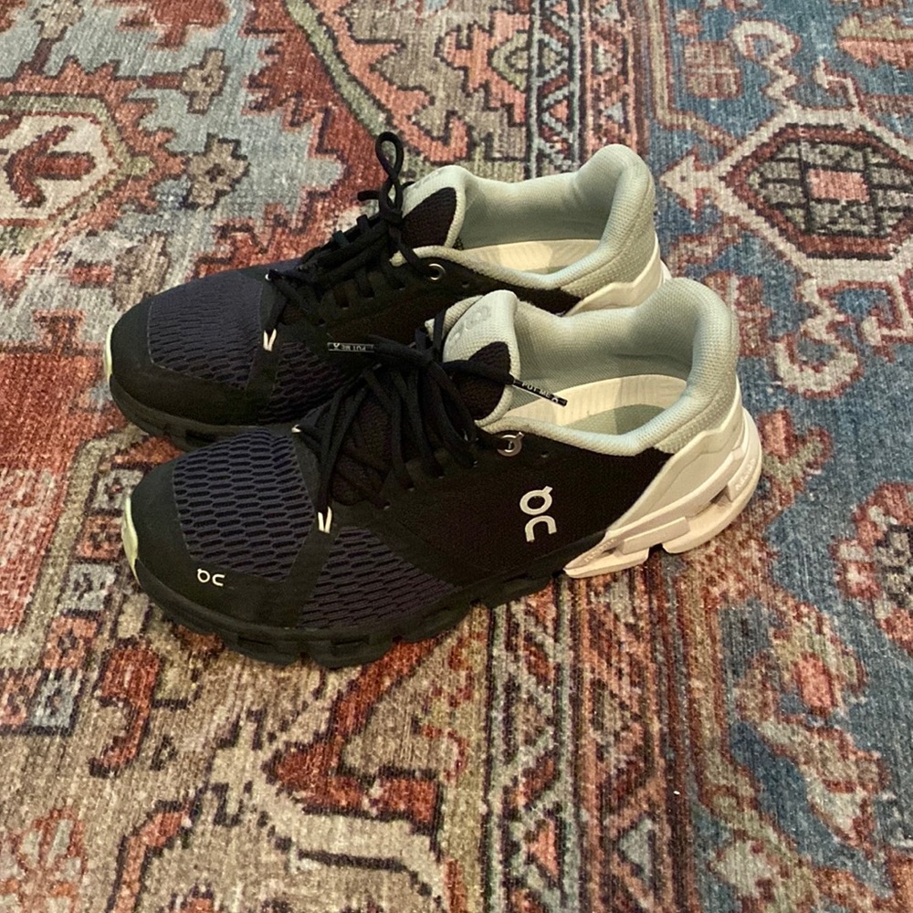 On Cloud running sneakers